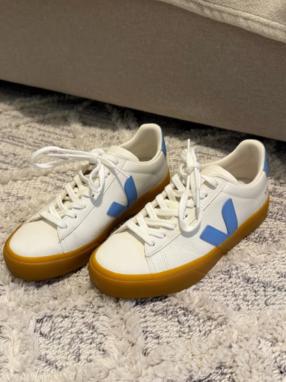 Veja Campo Leather Sneaker - Picture 2 of 4